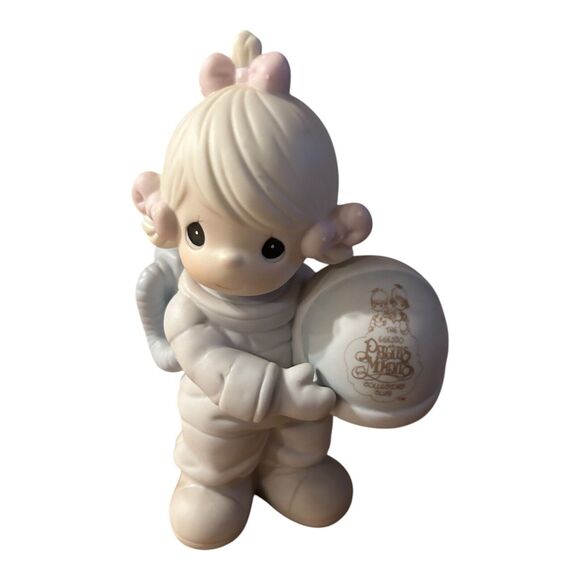 The Club That's Out Of This World Precious Moments - Picture 1 of 1